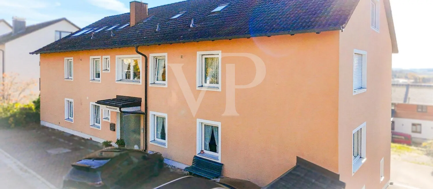 Vorderseite Parkplatz