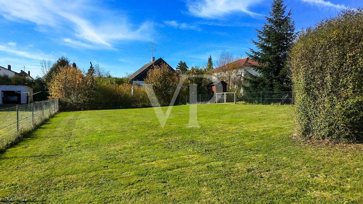 Grundstück von der Seite