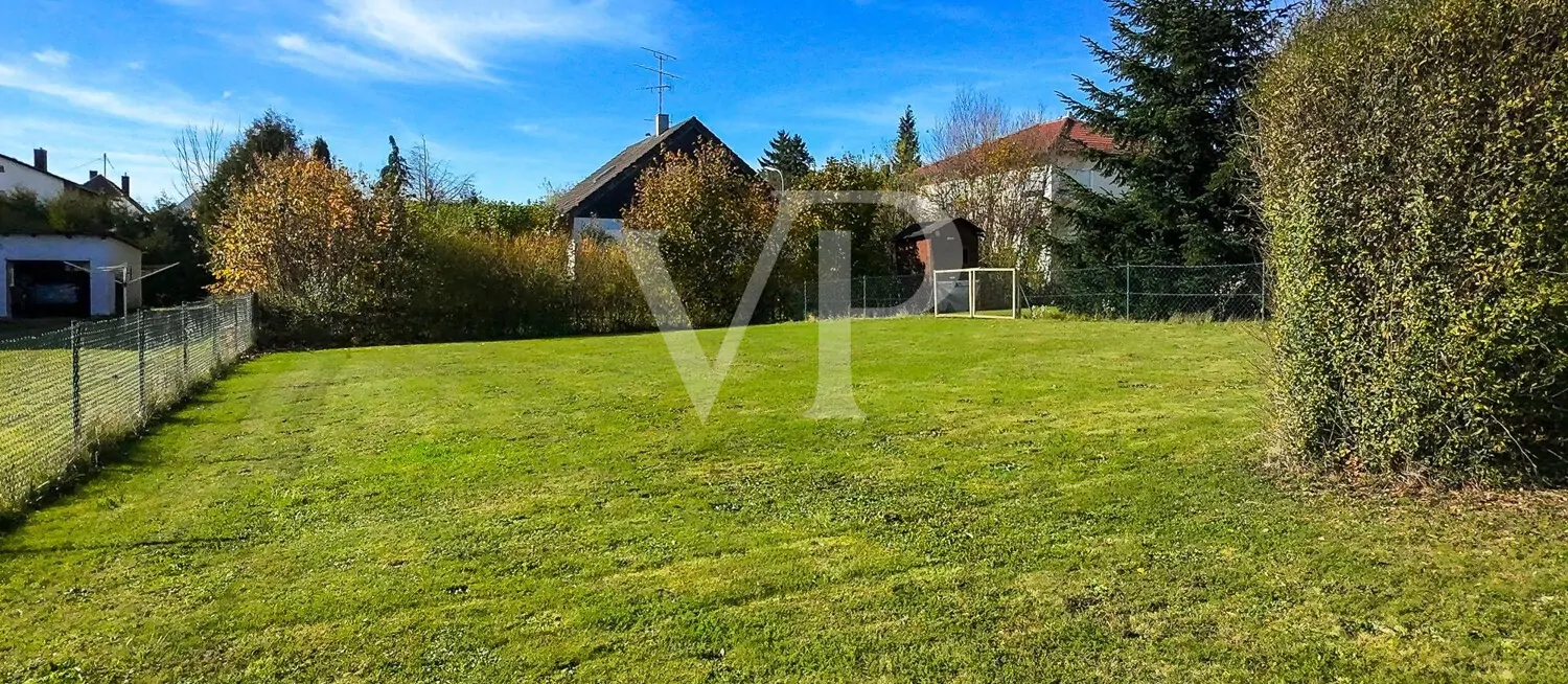 Grundstück von der Seite