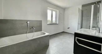 von_poll_real_estate_property_24172009_image_7