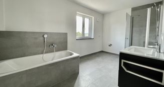 von_poll_real_estate_property_24172009_image_4