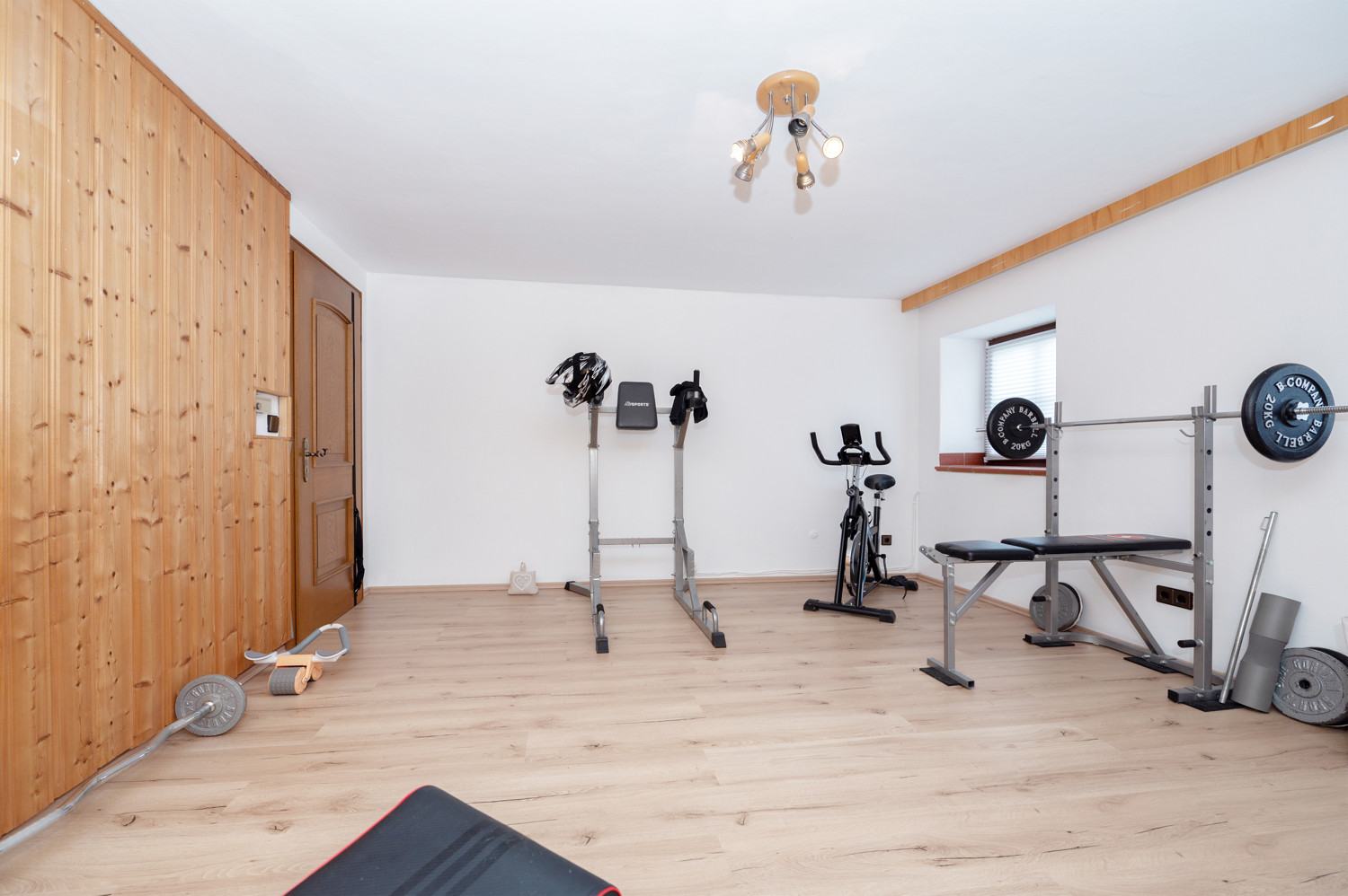 Fitnessraum im Souterrain