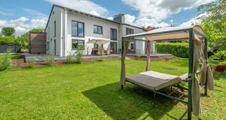 von_poll_real_estate_property_24172024_image_1