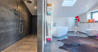 von_poll_real_estate_property_24172024_image_12