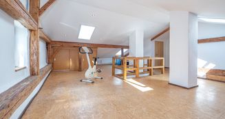 von_poll_real_estate_property_25172004_image_20