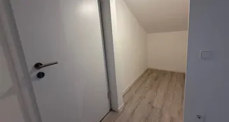 von_poll_real_estate_property_25172015_image_7