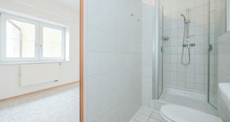 von_poll_real_estate_property_25172009_image_12