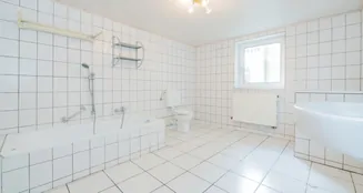 von_poll_real_estate_property_25172009_image_6