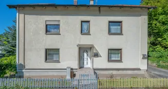 von_poll_real_estate_property_25172010_image_2