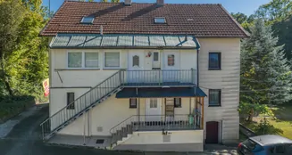 von_poll_real_estate_property_25172010_image_3