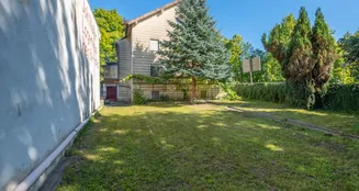 von_poll_real_estate_property_25172010_image_13