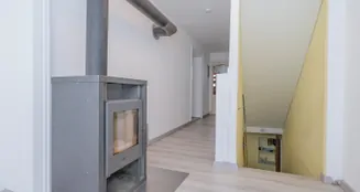 von_poll_real_estate_property_25172010_image_9