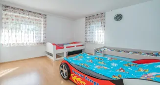 von_poll_real_estate_property_25172010_image_10