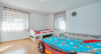 von_poll_real_estate_property_25172010_image_10