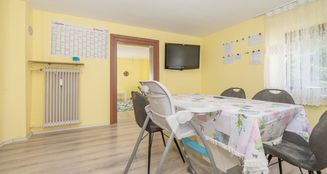 von_poll_real_estate_property_25172010_image_6