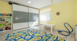 von_poll_real_estate_property_25172010_image_8