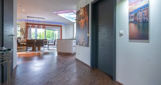 von_poll_real_estate_property_25172011_image_7