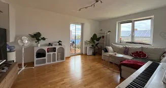 von_poll_real_estate_property_25172014_image_3