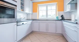 von_poll_real_estate_property_25172012_image_8