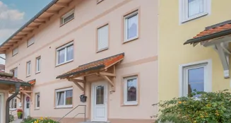 von_poll_real_estate_property_25172012_image_1