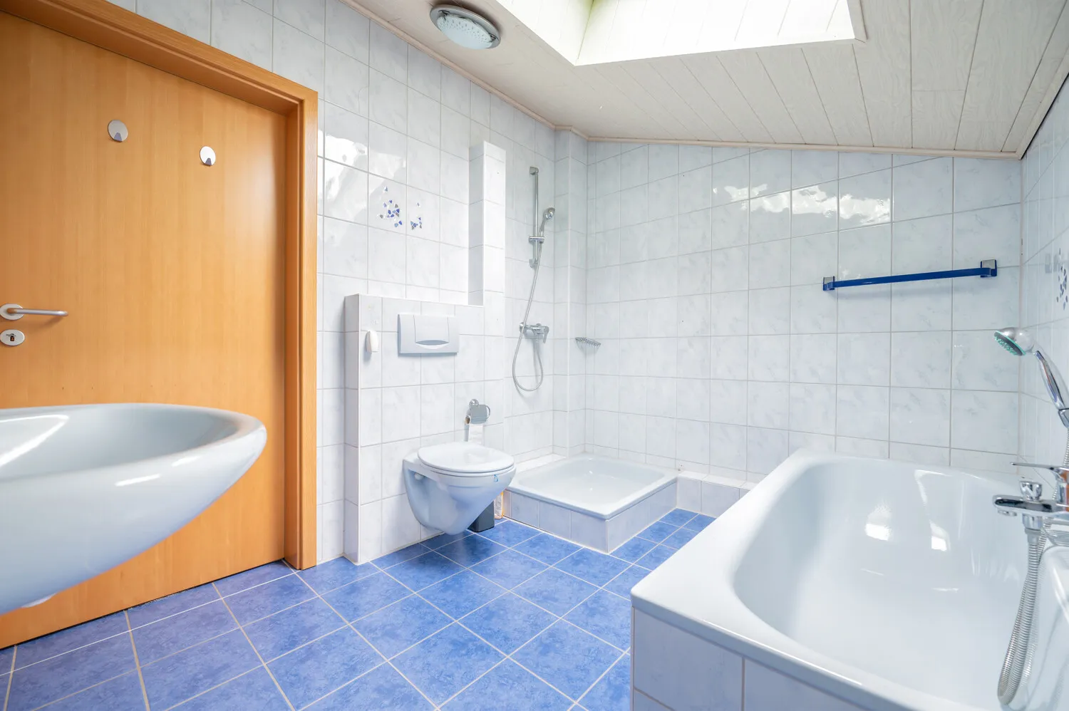 Hauptbad im 2.OG