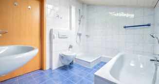 von_poll_real_estate_property_25172012_image_14