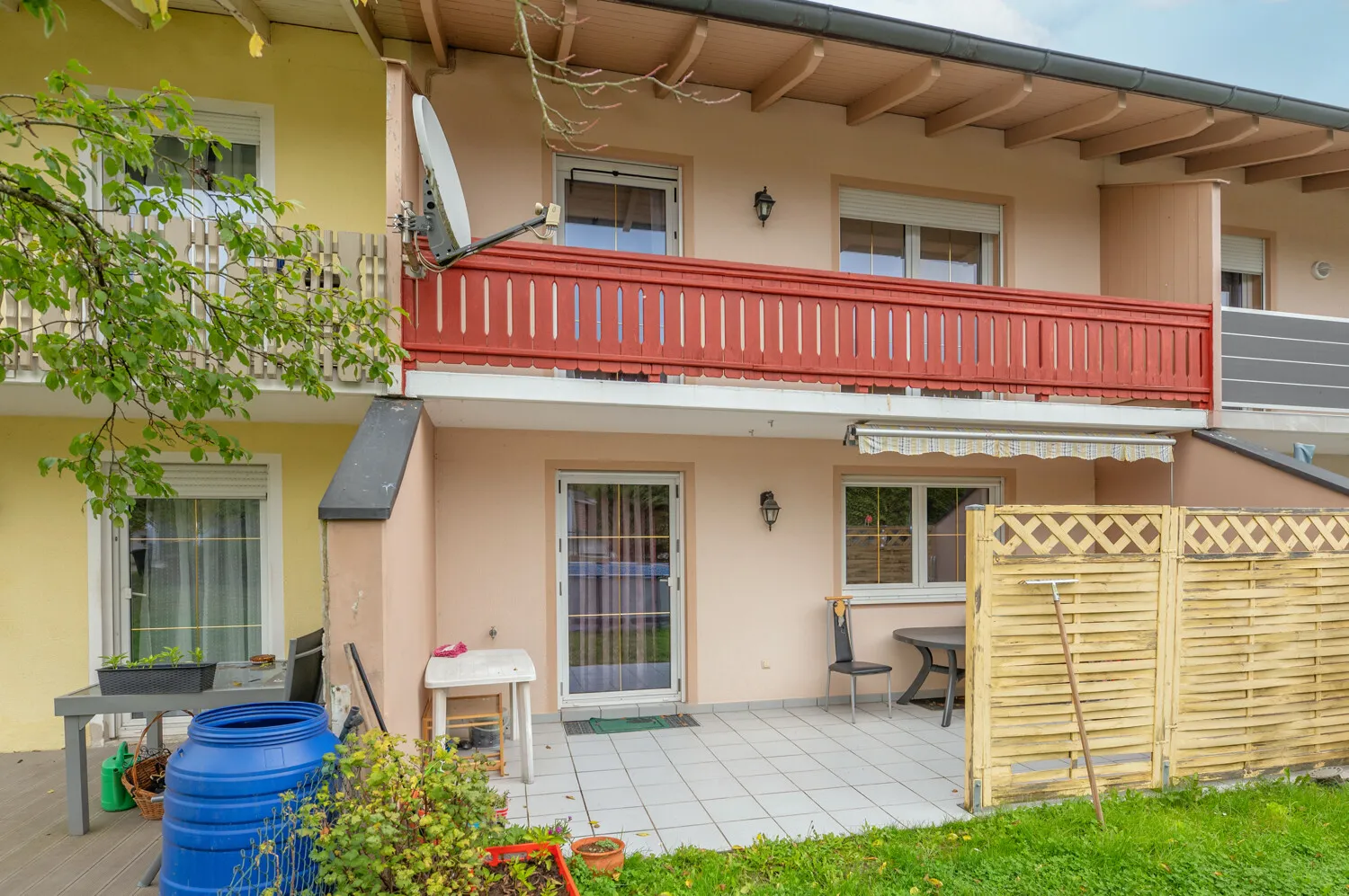 Blick aufs Haus vom Garten