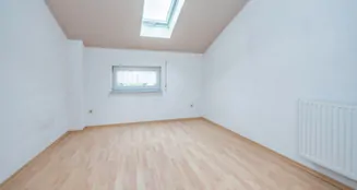 von_poll_real_estate_property_25172012_image_13