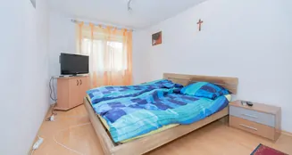 von_poll_real_estate_property_25172012_image_6