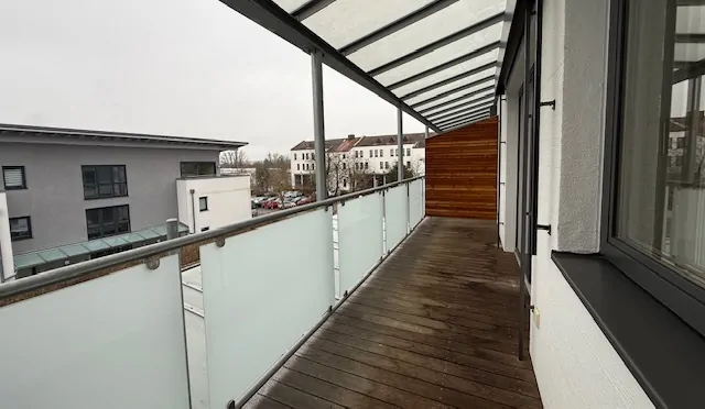 Balkon 2 Zimmer Ost