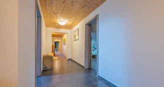 von_poll_real_estate_property_26172001_image_22