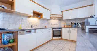 von_poll_real_estate_property_26172001_image_26