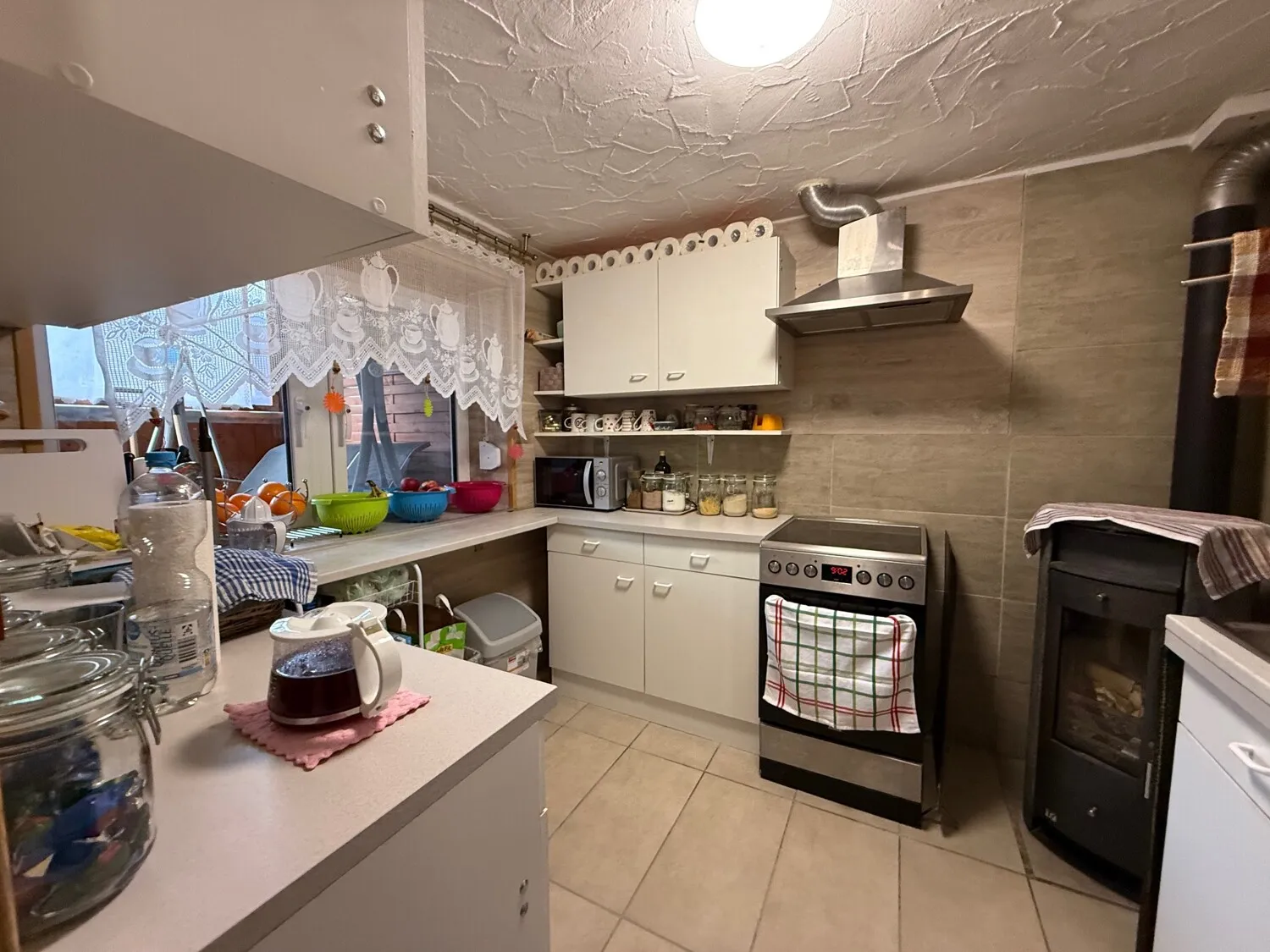 Küche mit Schwedenofen