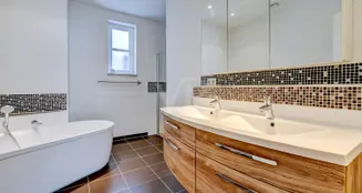 von_poll_real_estate_property_25110020A_image_22