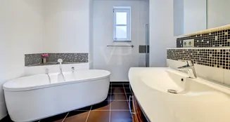 von_poll_real_estate_property_25110020A_image_23