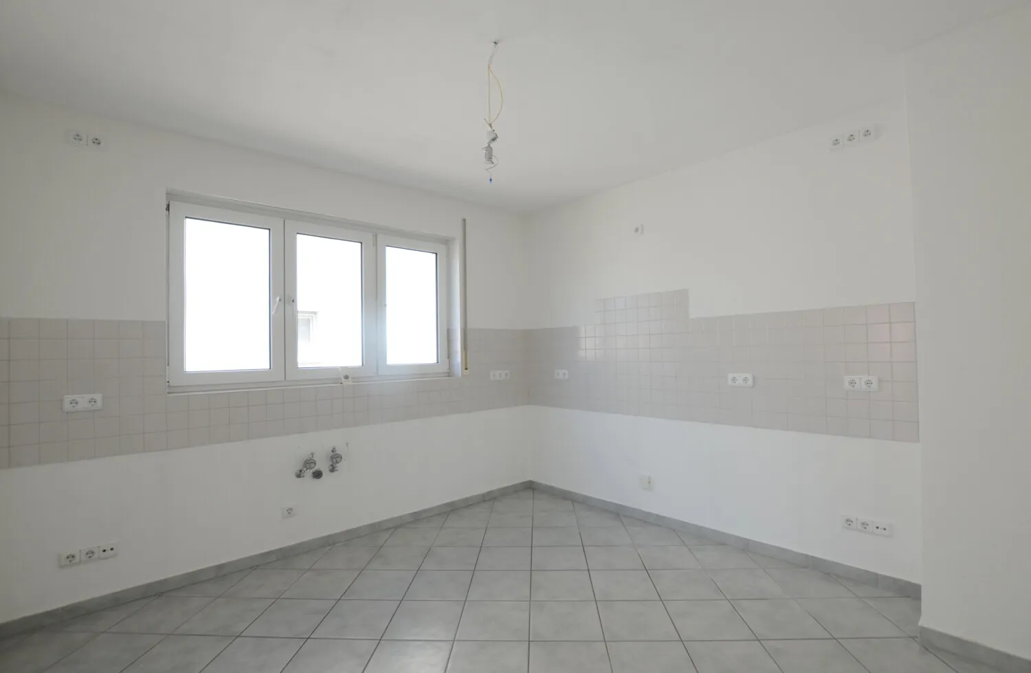 Lichtdurchflutete, gut geschnittene 4-Zimmerwohnung in ruhiger Lage - Photo 4