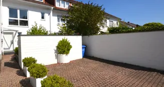 von_poll_real_estate_property_24110023_image_1