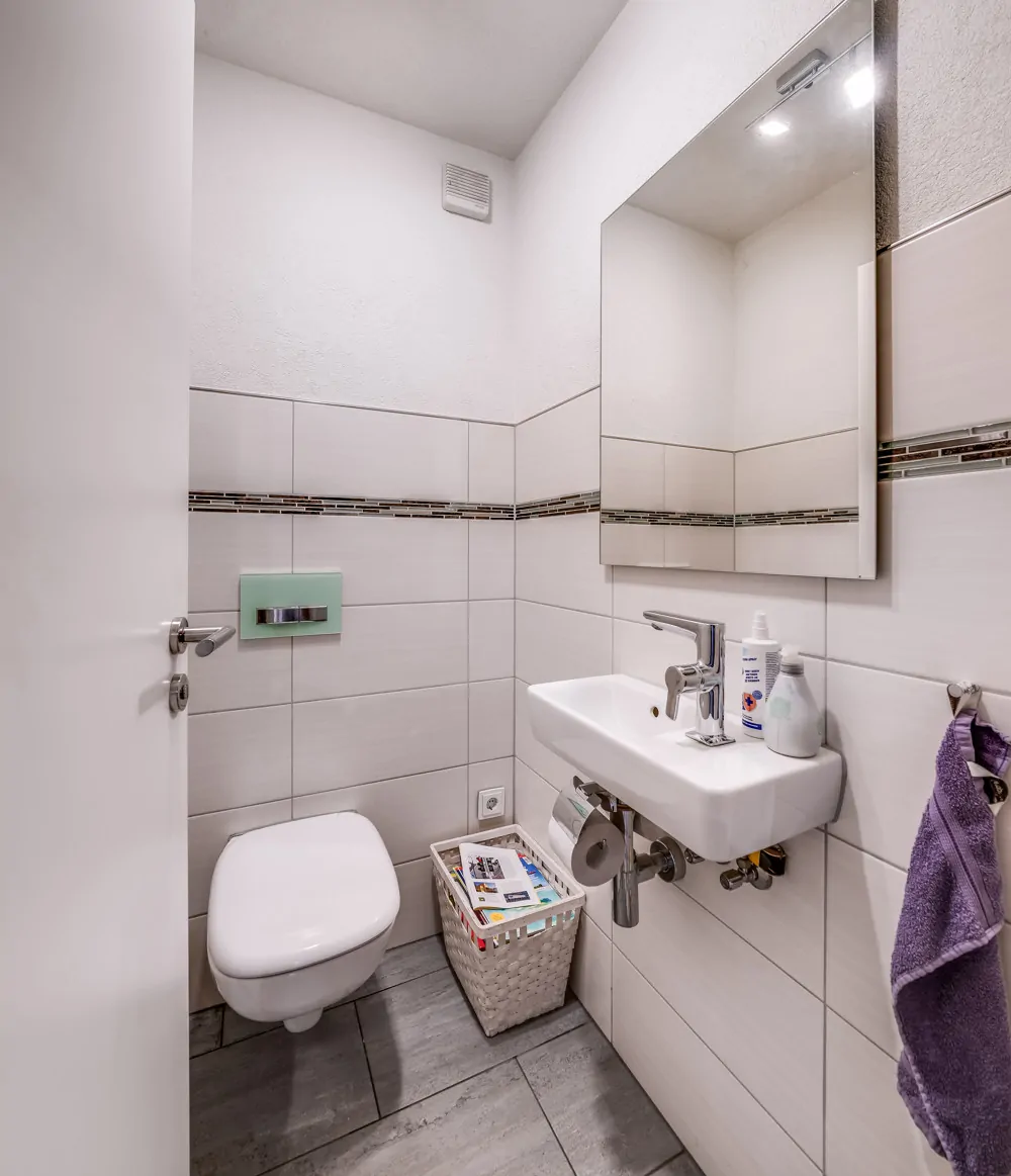 Gäste WC Wohnung DG