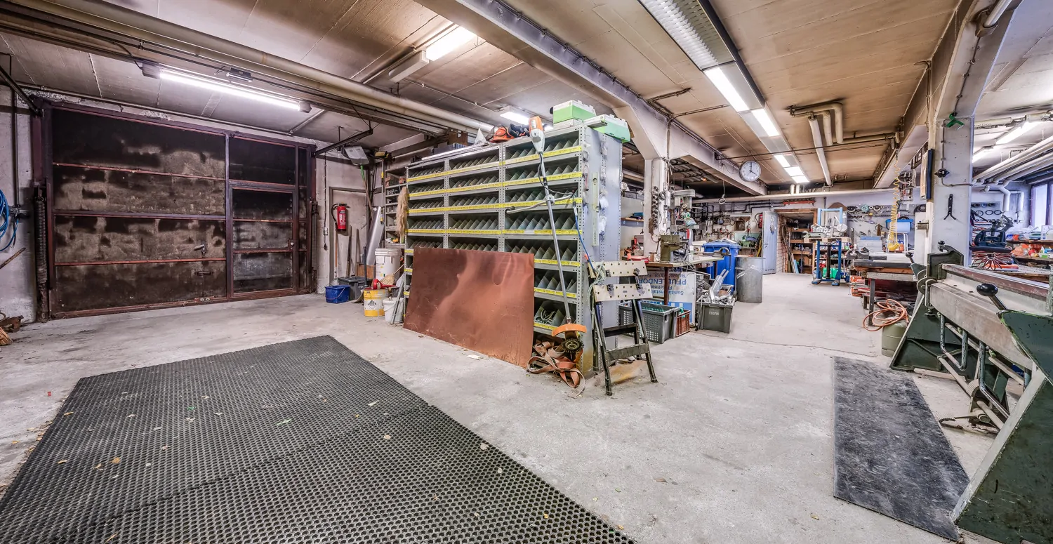 Garage Gewerbeteil EG