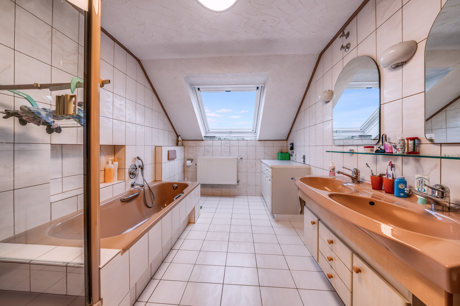 Badezimmer Wohnung DG