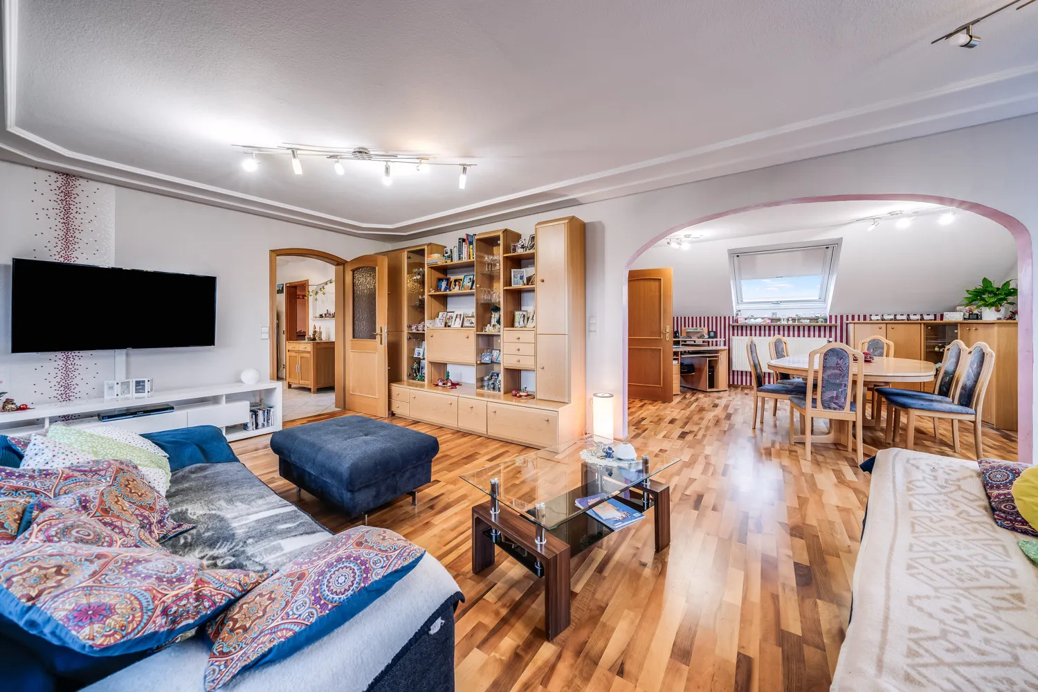 Wohn- und Esszimmer Wohnung DG