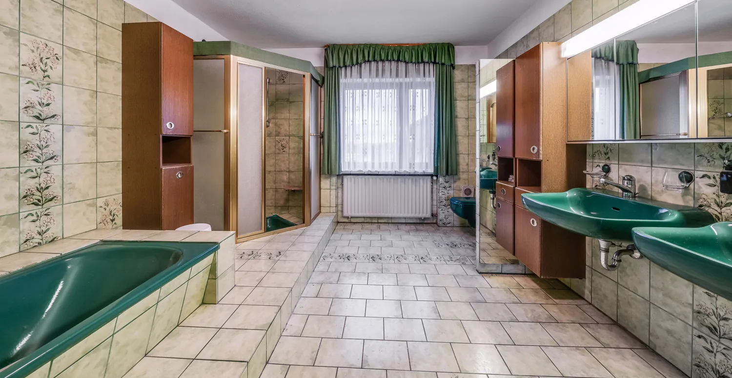 Badezimmer 1 Wohnung OG