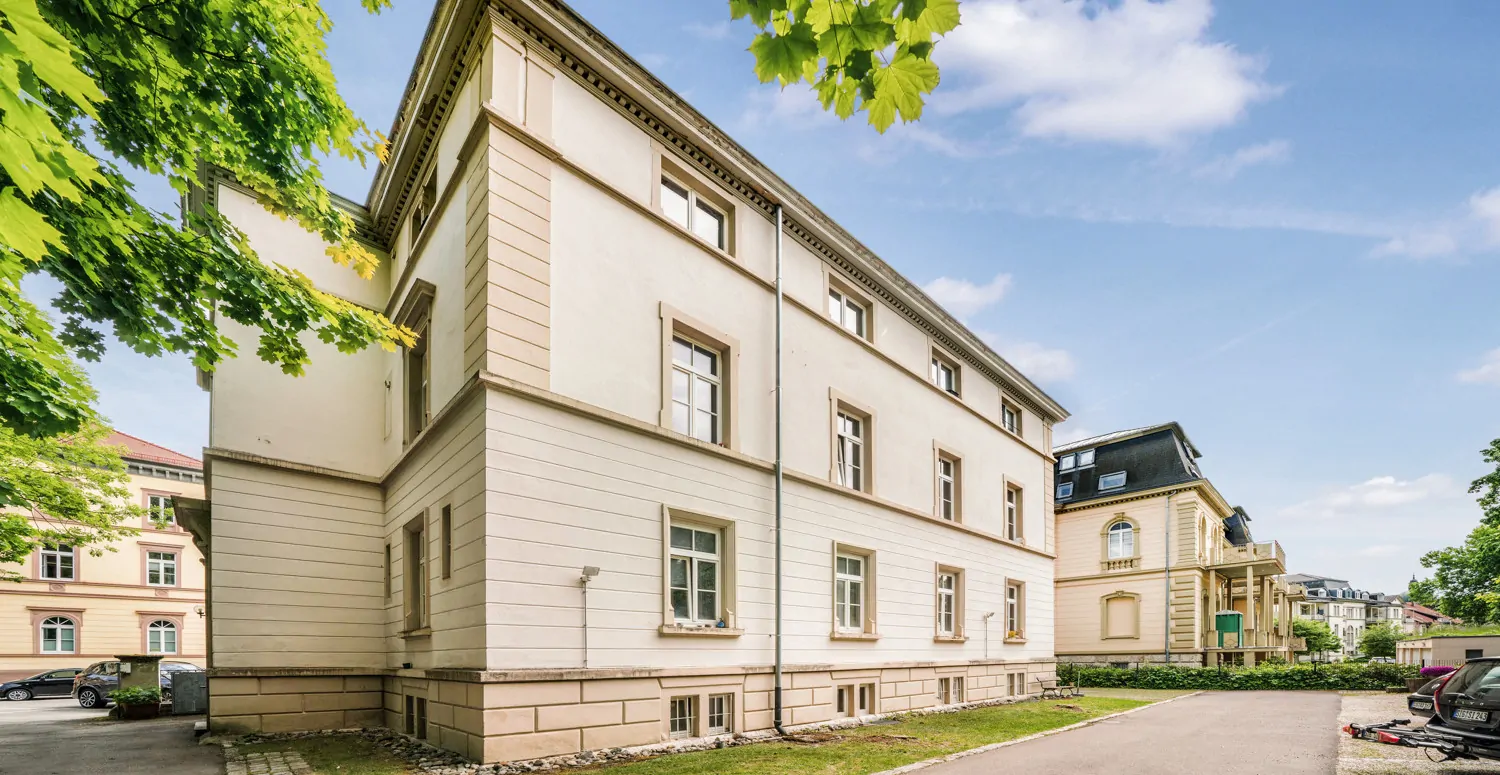 Hinterhof inklusive Stellplätze