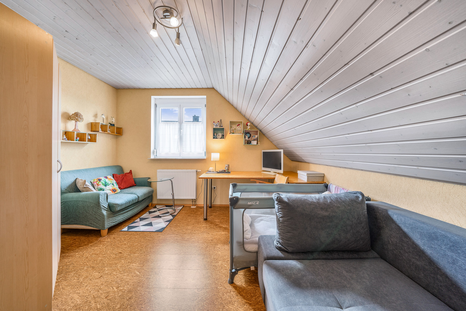 Schlafzimmer I DG