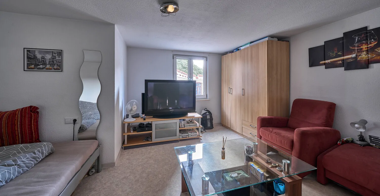 Wohn- und Schlafzimmer WE II EG