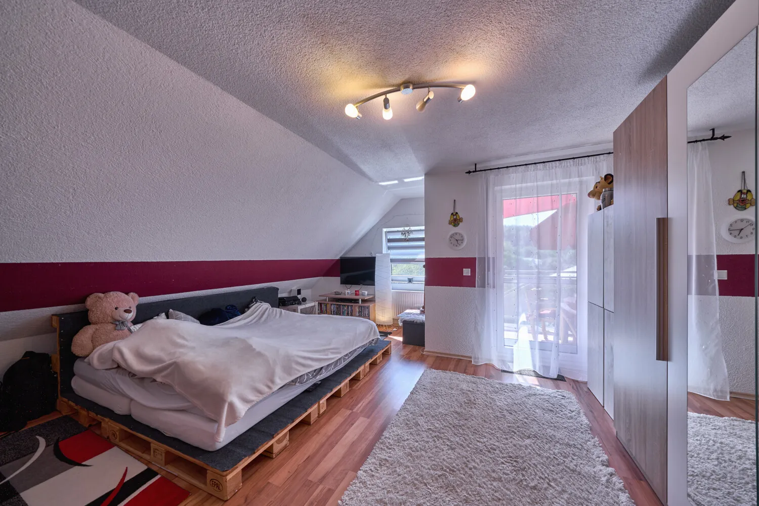 Schlafzimmer I DG