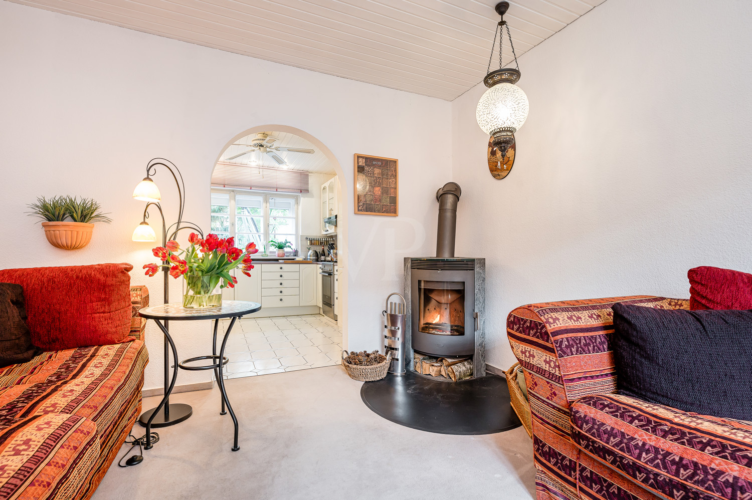 Wohnzimmer mit Kamin