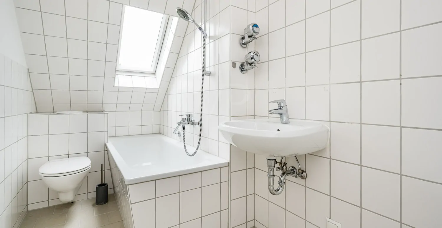 Badezimmer im Dachgeschoss