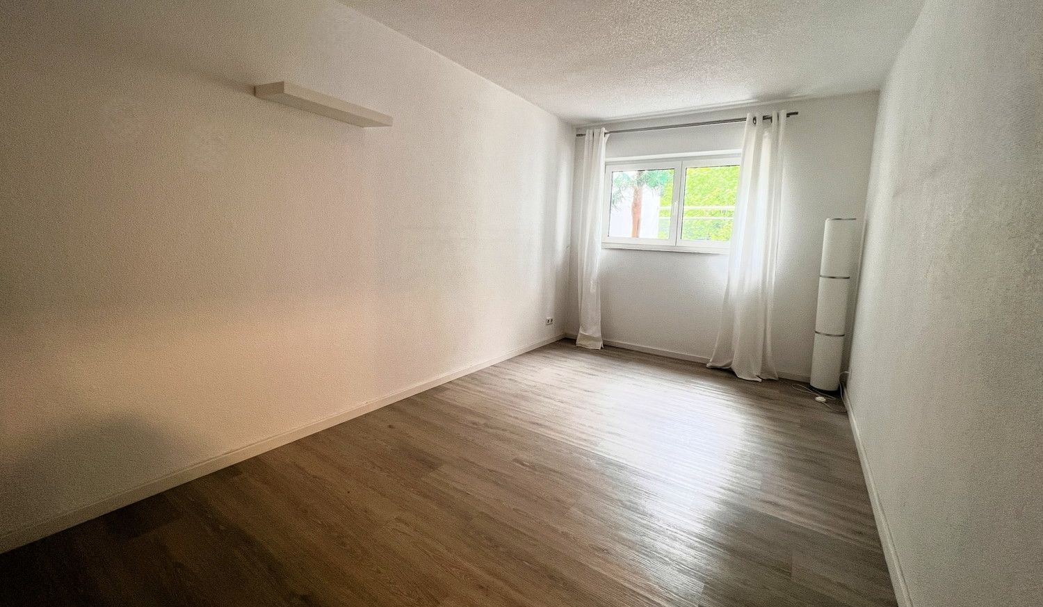 Zimmer Hangeschoss