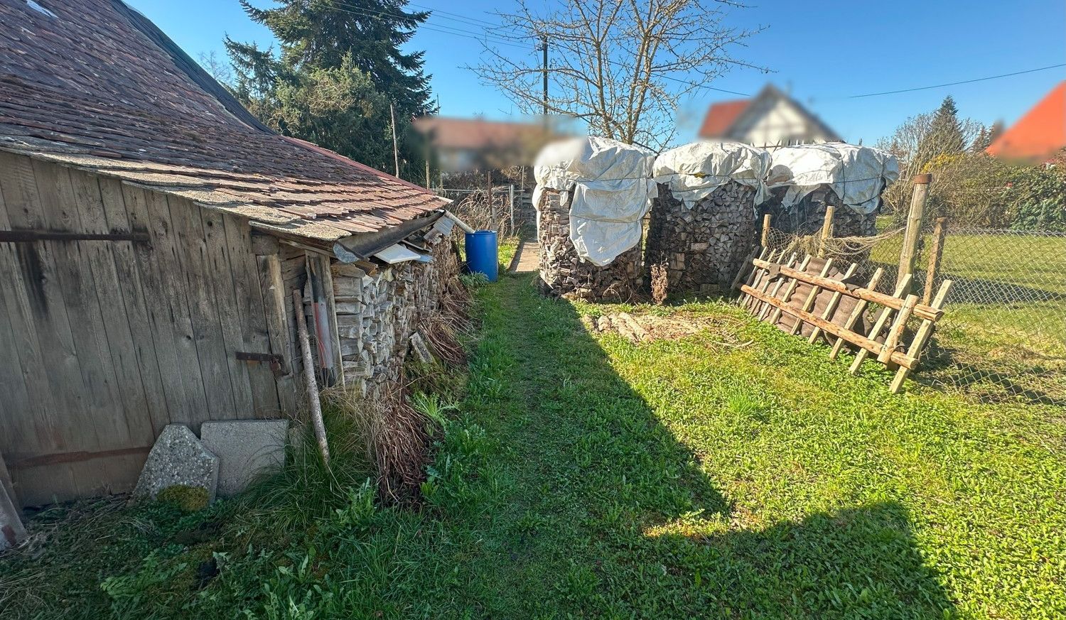 angrenzendes Gartengrundstück